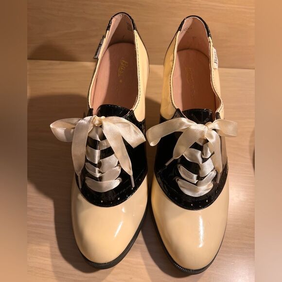 G.H Bass X Rachel Antonhoff Cream & Black Patent Leather Heeled Oxford Shoes - Picture 2 of 13